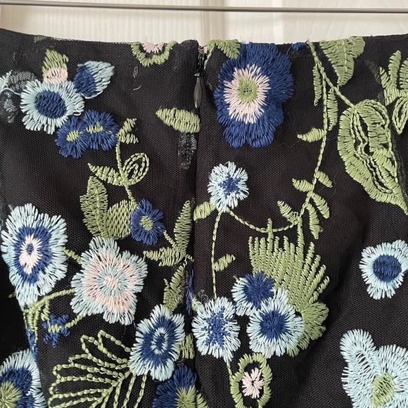 BCBGeneration Floral Embroidered Mesh Midi Skirt - Size 4 0367 - Picture 4 of 10